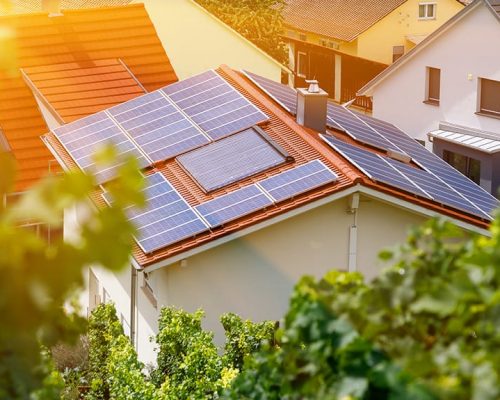 cinque-vantaggi-di-installare-un-impianto-fotovoltaico-in-casa